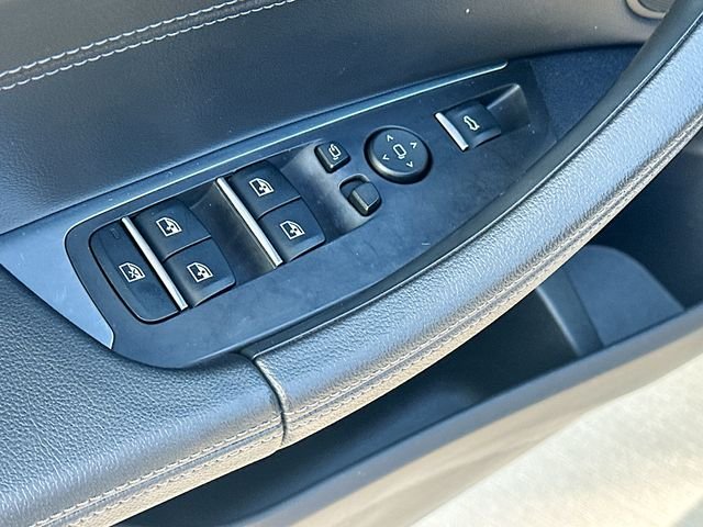 Used 2018 Blue BMW xDrive30i image 18