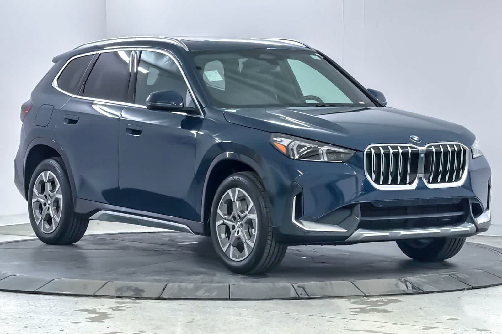 New 2026 Night Dusk Blue Metallic BMW xDrive28i image 9