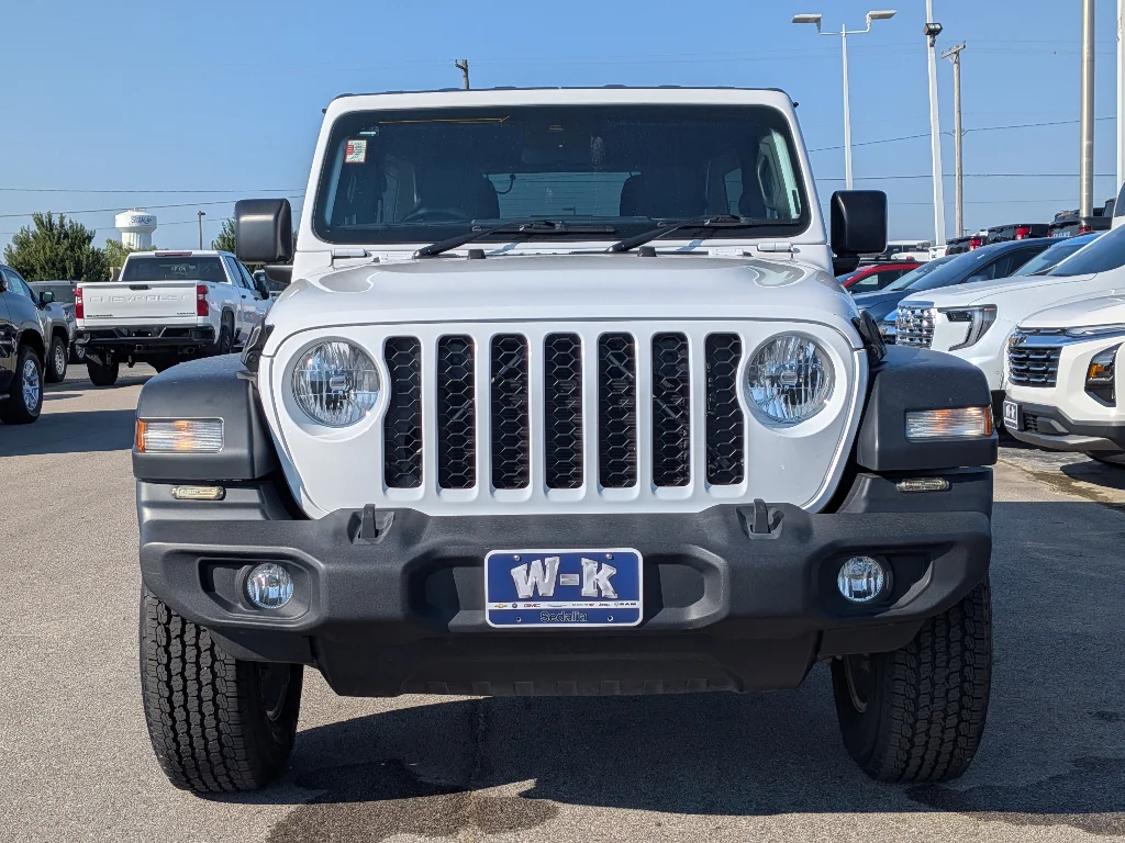Used 2024 Bright White Clearcoat Jeep Sport RHD image 5
