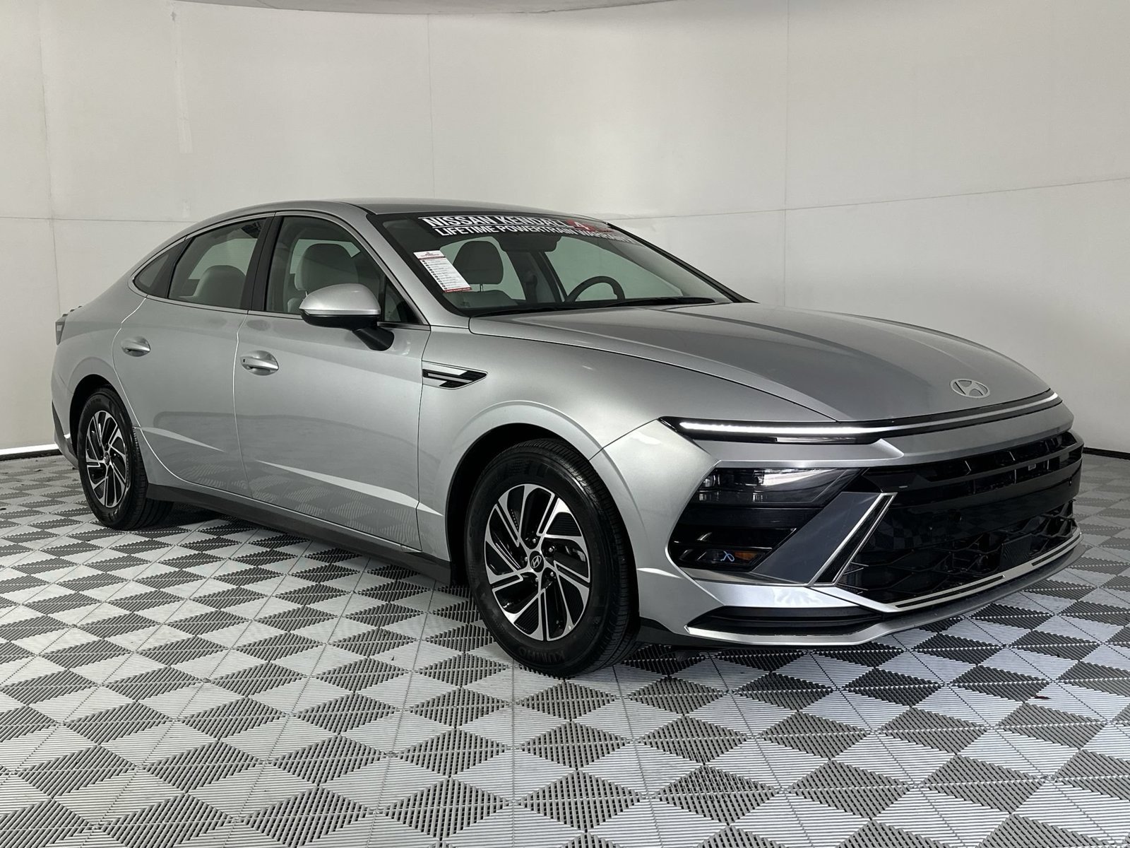 Used 2026 Silver Hyundai Blue image 2