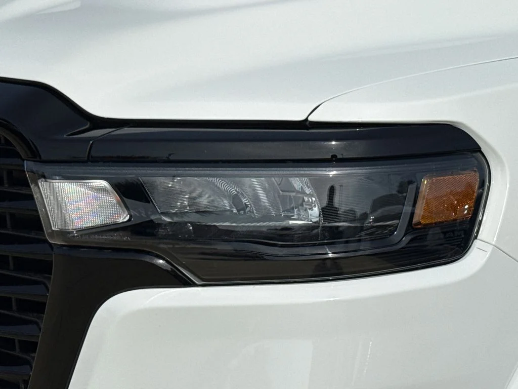 New 2026 Bright White Clear-Coat Exterior Paint RAM Laramie image 4