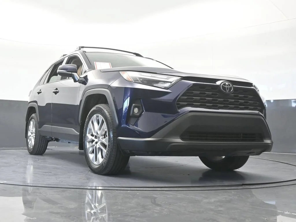 Used 2025 Blueprint Toyota XLE Premium image 64