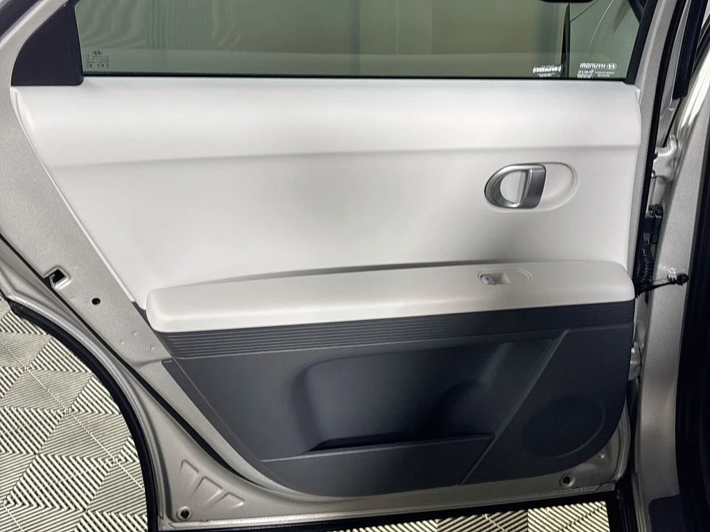 Used 2024 Gold Hyundai SEL image 19