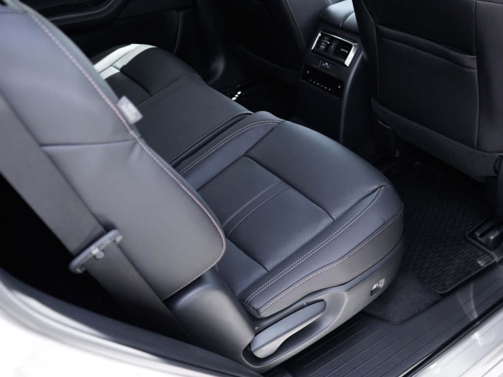 New 2026 Platinum Quartz Mazda Preferred image 32