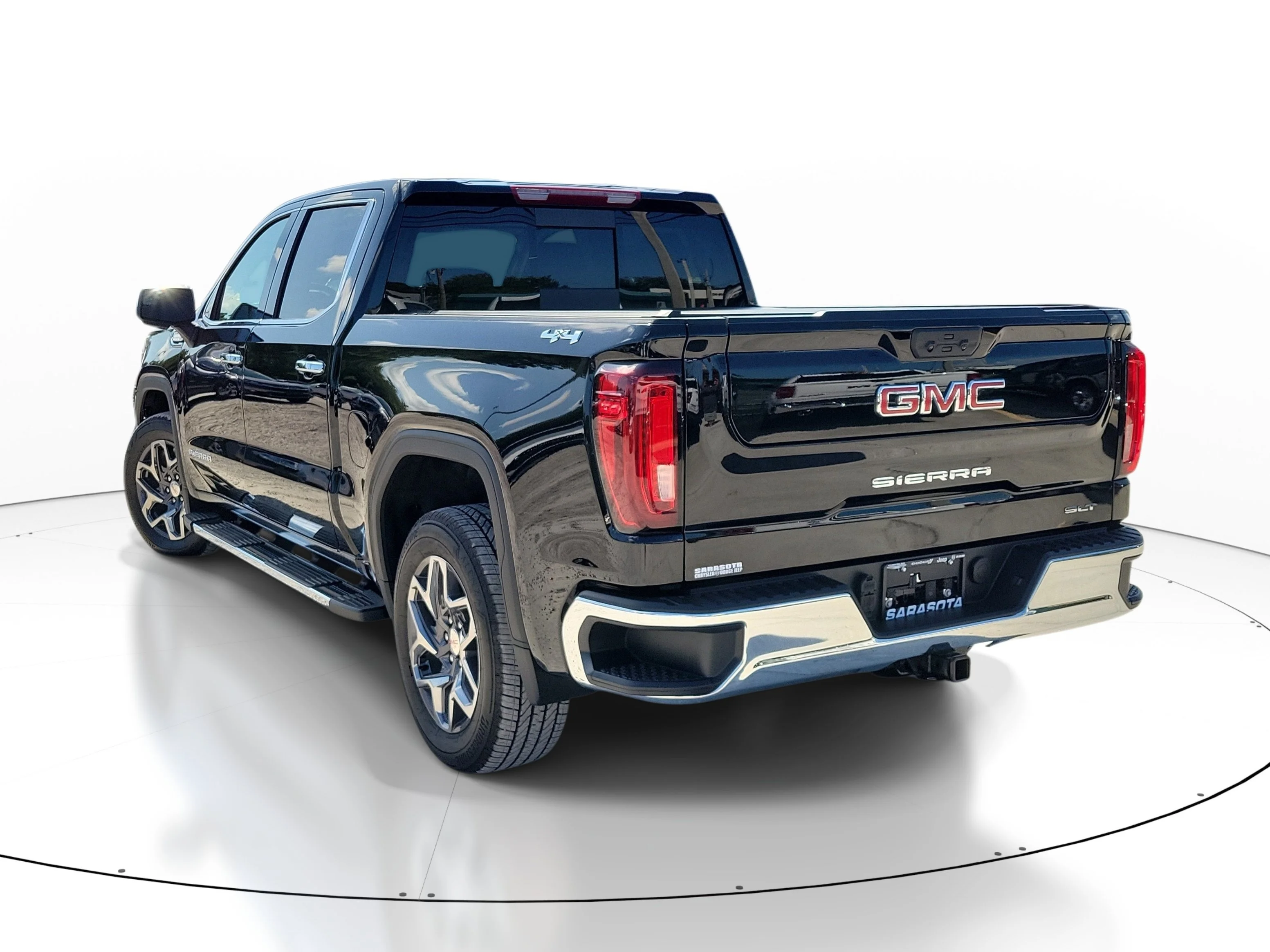 Used 2026 Onyx Black GMC SLT image 4