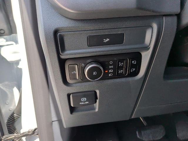 New 2026 Oxford White Ford XLT image 61