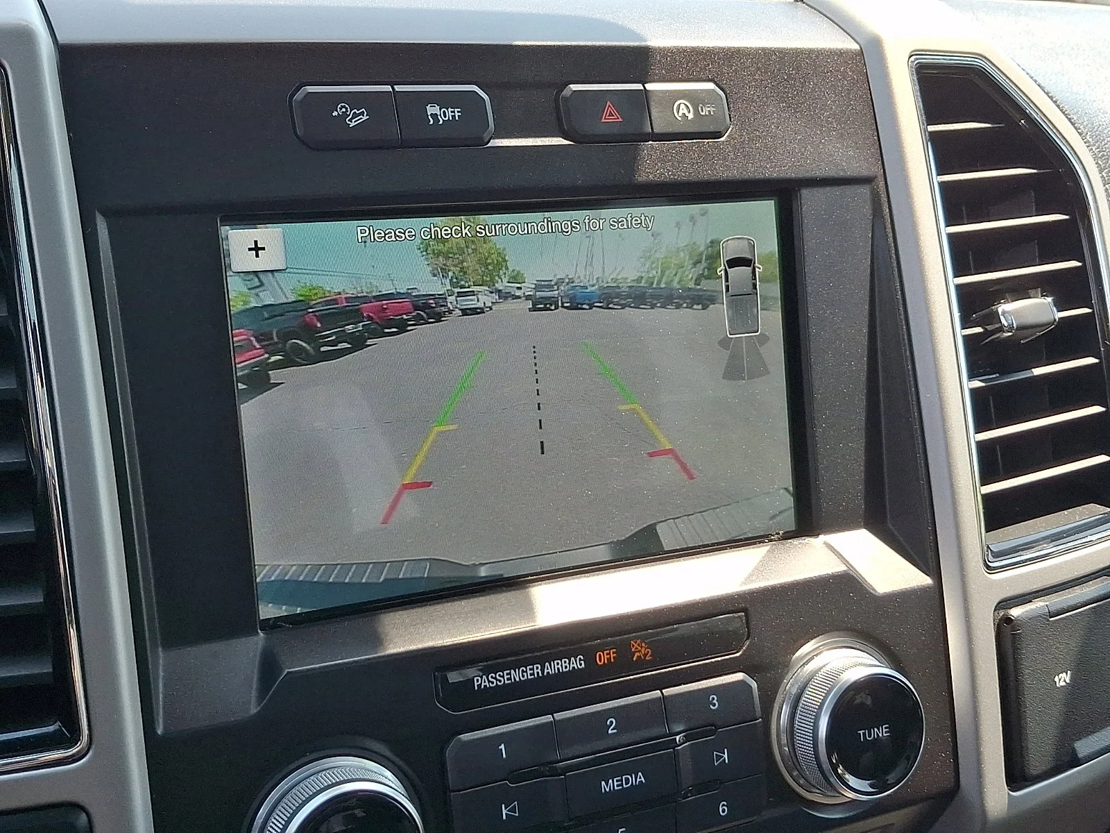 Used 2018 Shadow Black   G1 Ford LARIAT image 24