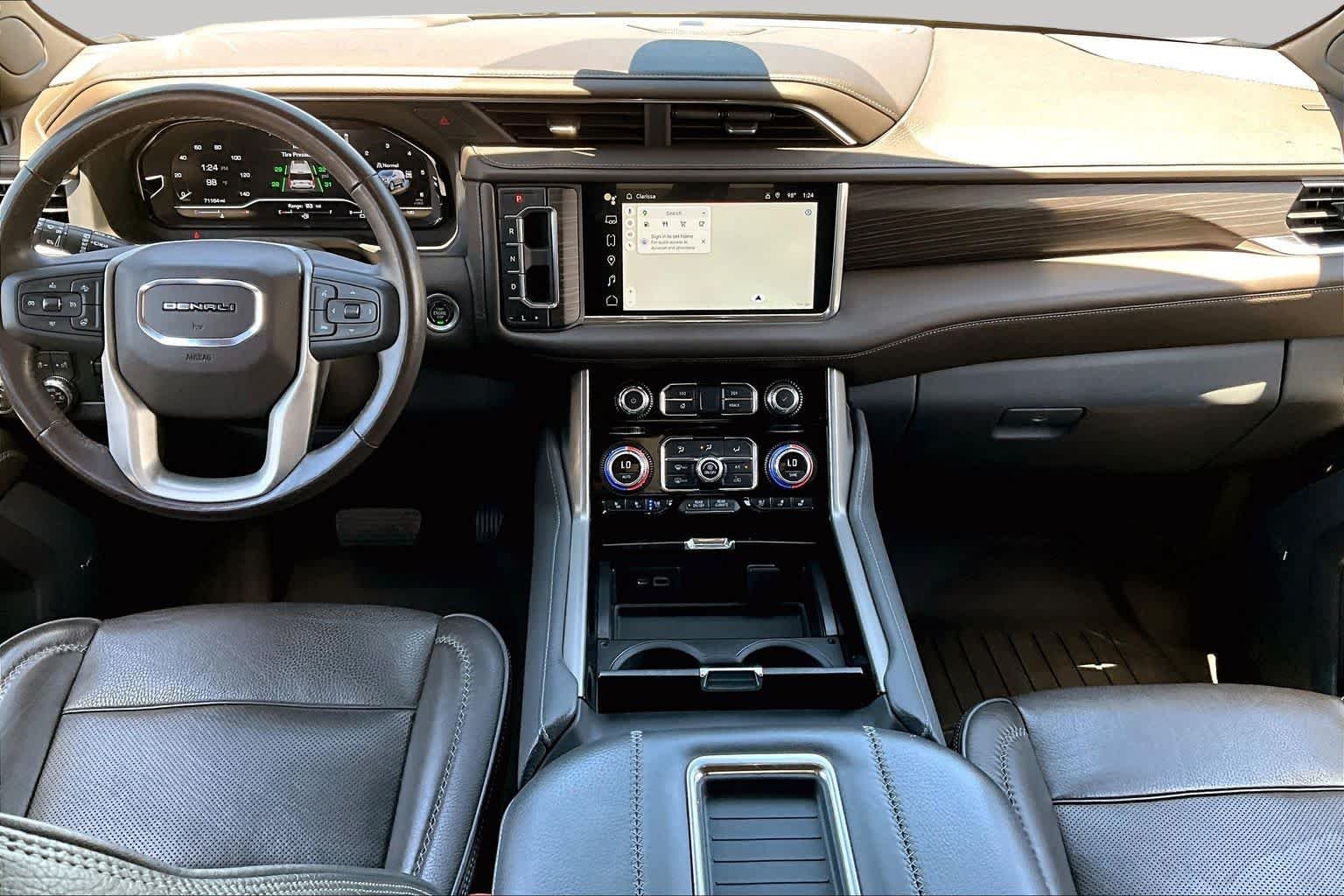 Used 2022 White Frost Tricoat GMC Denali image 13