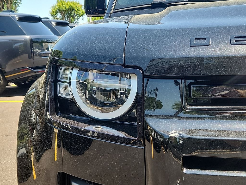 Certified Used 2023 Santorini Black Metallic Land Rover S image 9