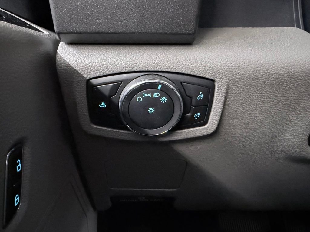 Used 2022 Black Ford XL image 27