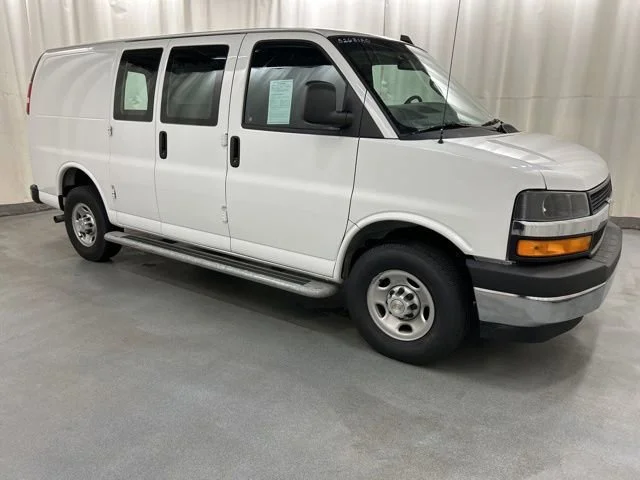 2024 Chevrolet Express 2500 Work Van HD's photo
