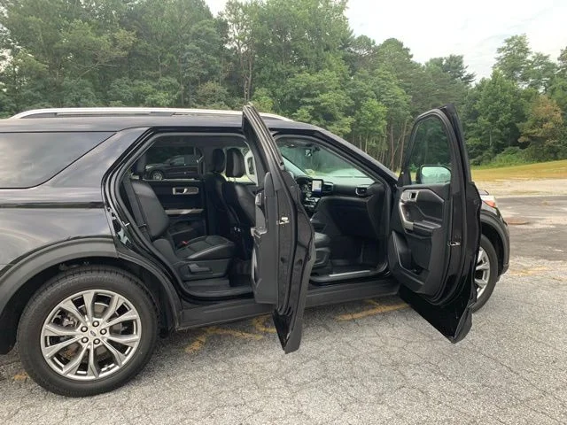 Used 2022 Black Ford Limited image 11