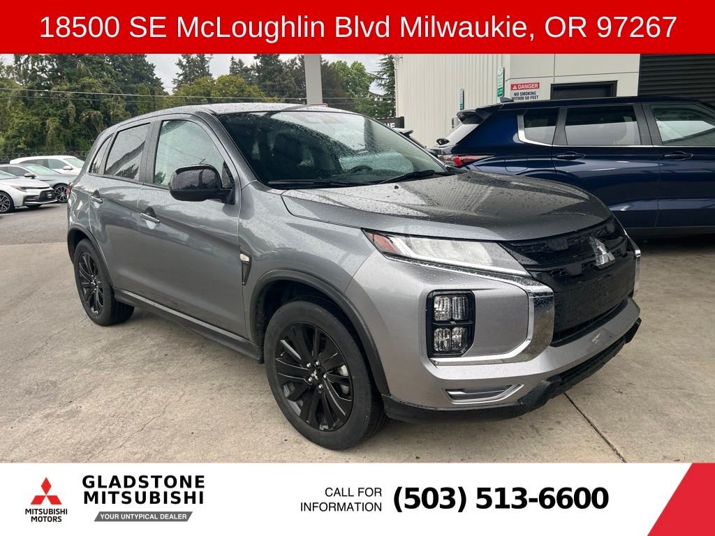 Used 2025 Mercury Gray Metallic Mitsubishi 2.0 LE image 1
