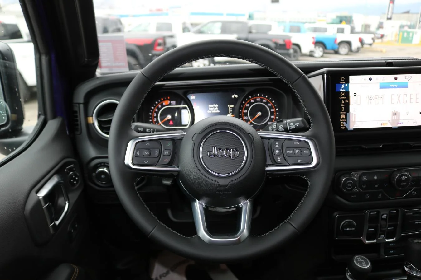 New 2026 reign Jeep Sahara image 9