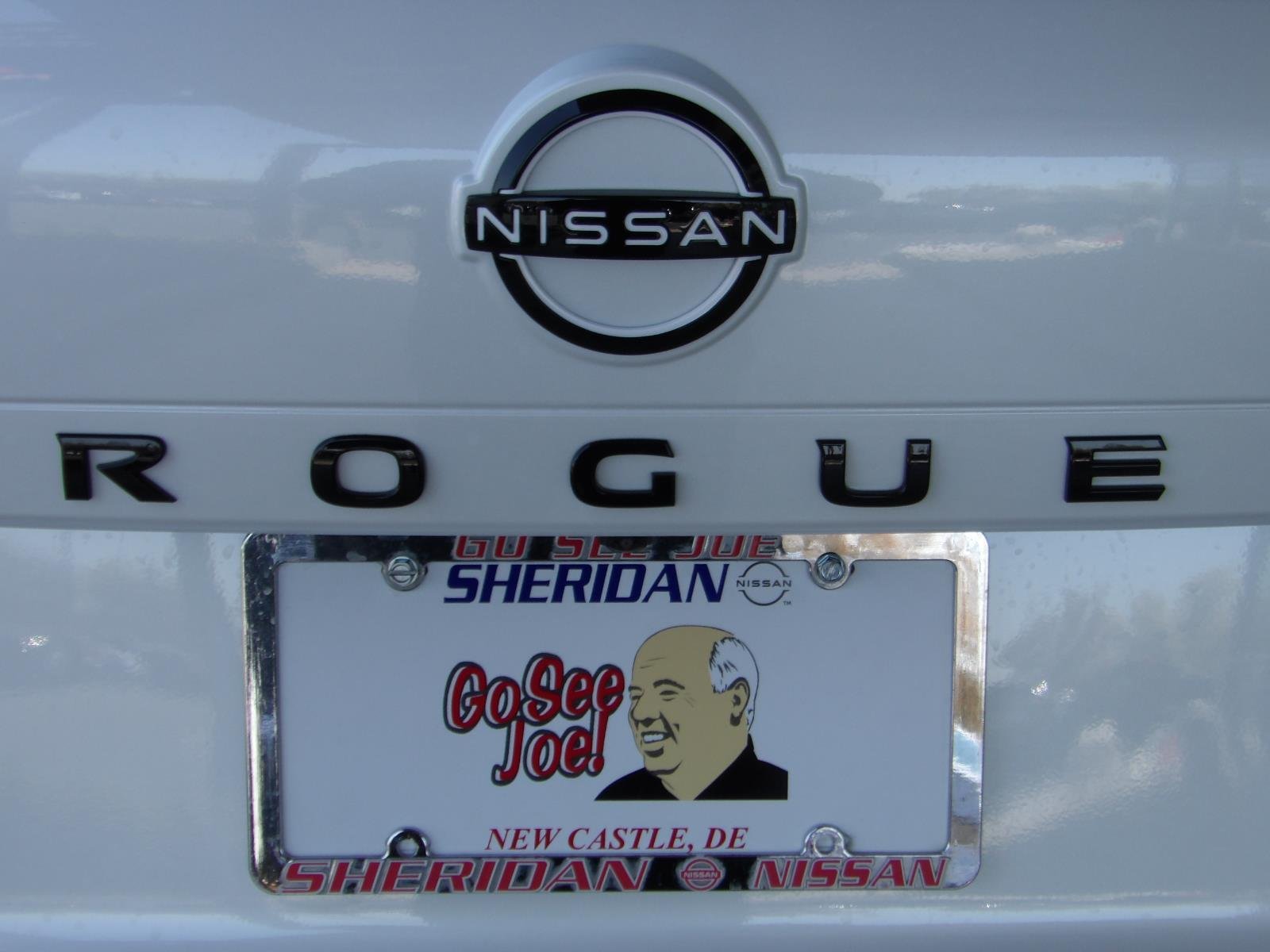 New 2026 Everest White Pearl TriCoat Nissan Dark Armor™ image 8