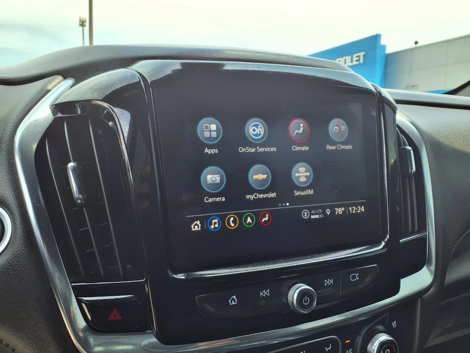 Used 2023 Iridescent Pearl Tricoat Chevrolet High Country image 4