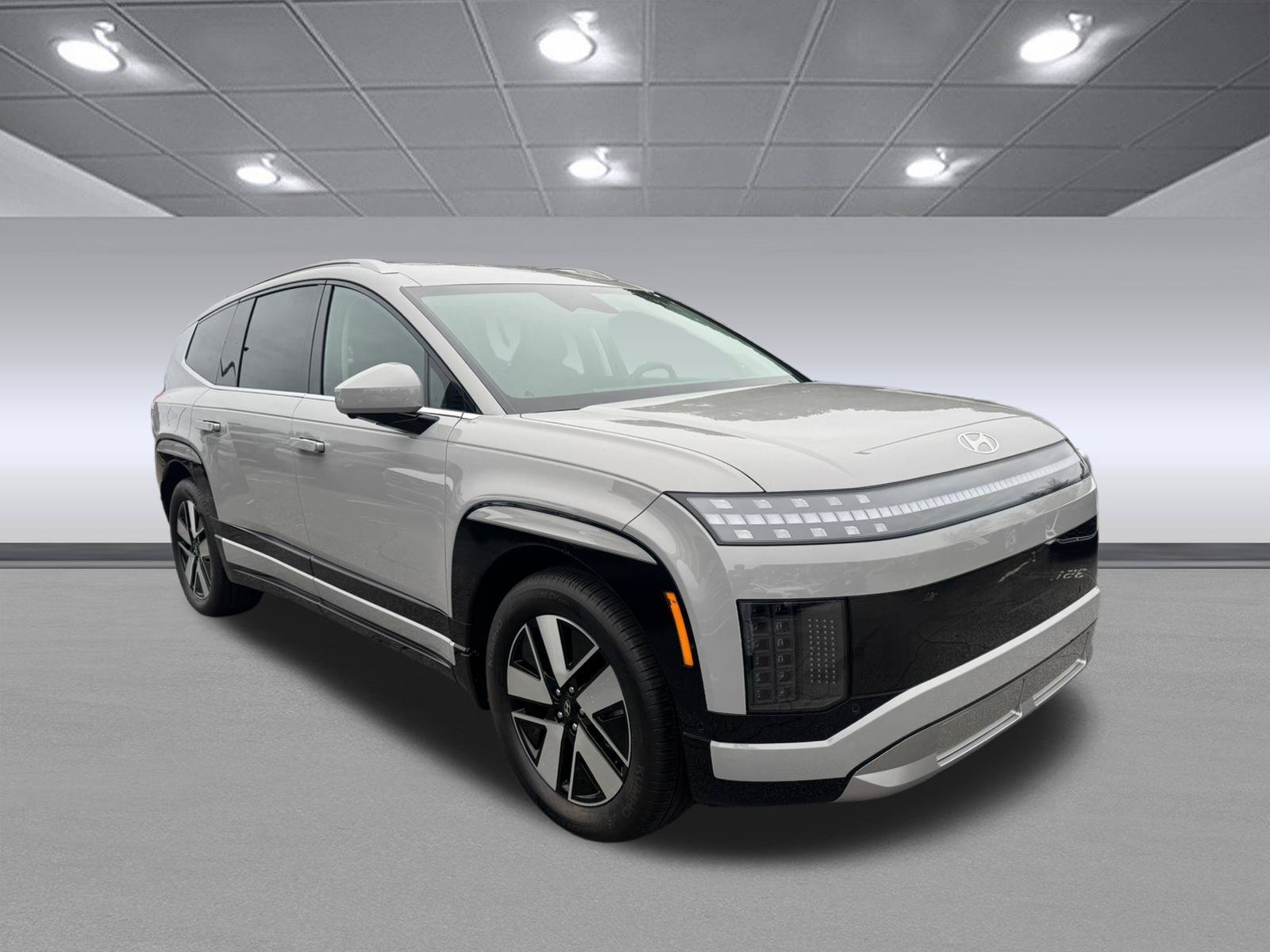 New 2026 Cyber Gray Hyundai SEL image 3