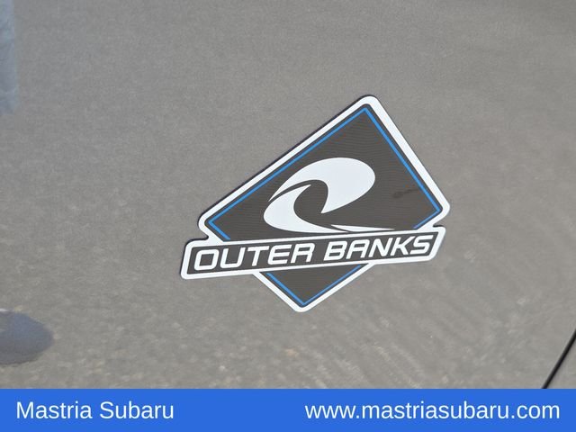 Used 2025 Gray Metallic Ford Outer Banks image 6