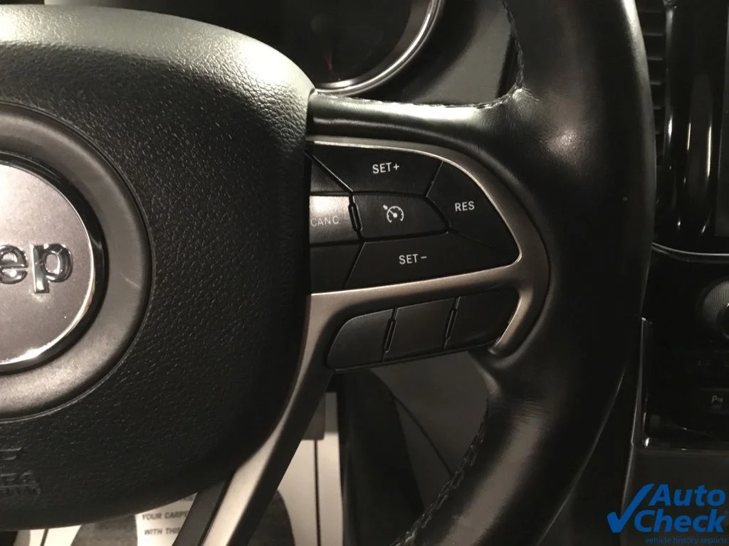 Used 2020 White Jeep Altitude image 47