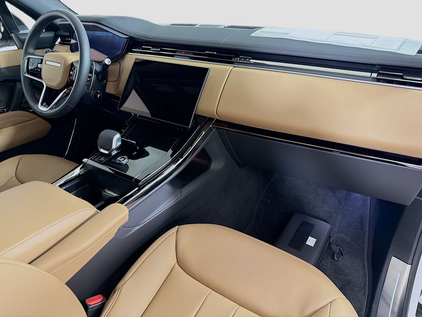 New 2026 Fuji White Land Rover SE image 35