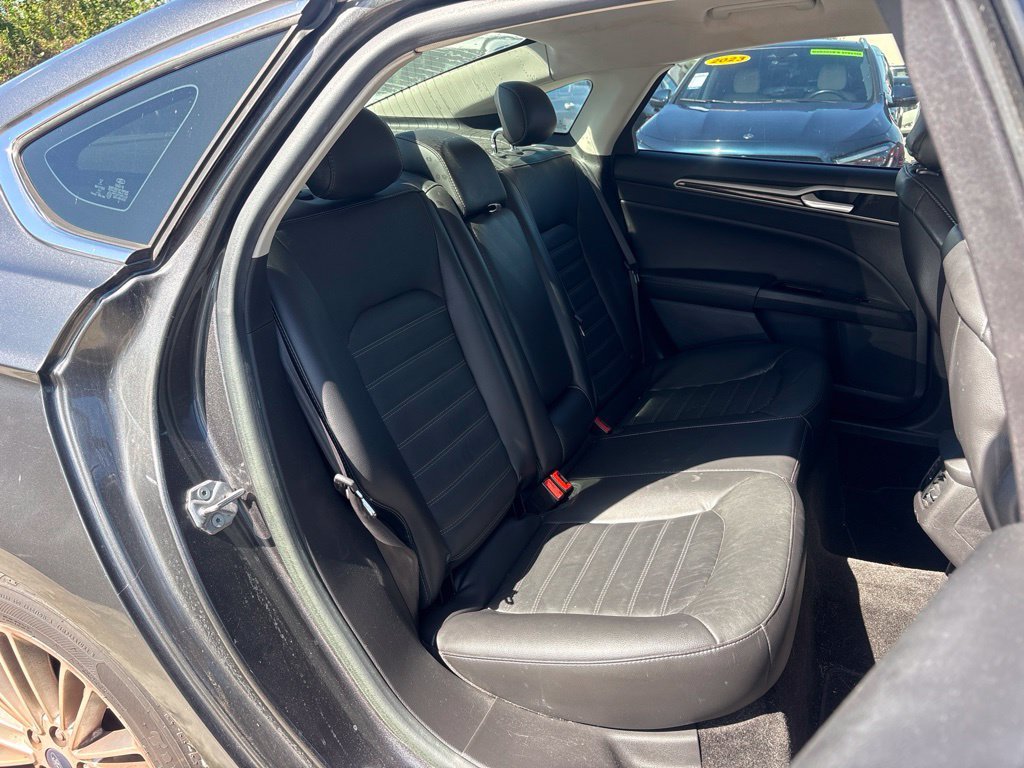 2015 Ford Fusion SE - Photo 18