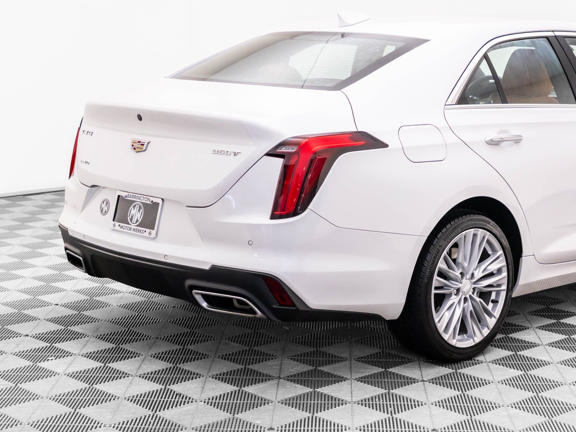 Used 2024 White Cadillac Premium Luxury image 33