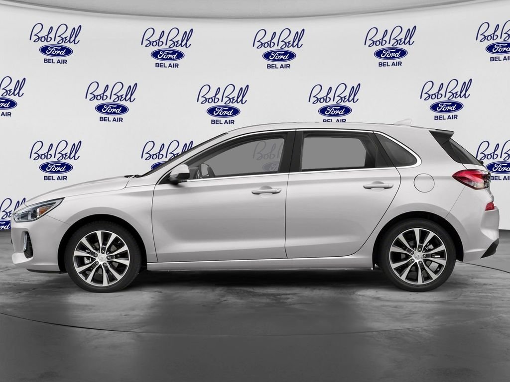 Used 2018 White Hyundai Base image 3