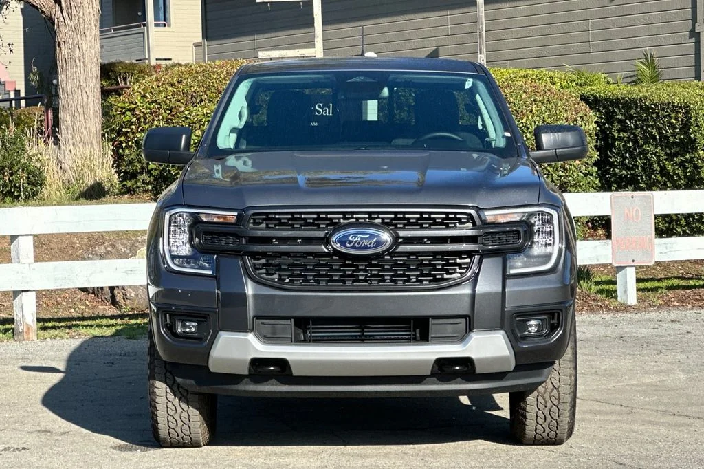 New 2025 Gray Metallic Ford XLT image 9