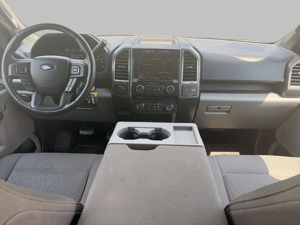 Used 2015 Silver Ford XLT image 9
