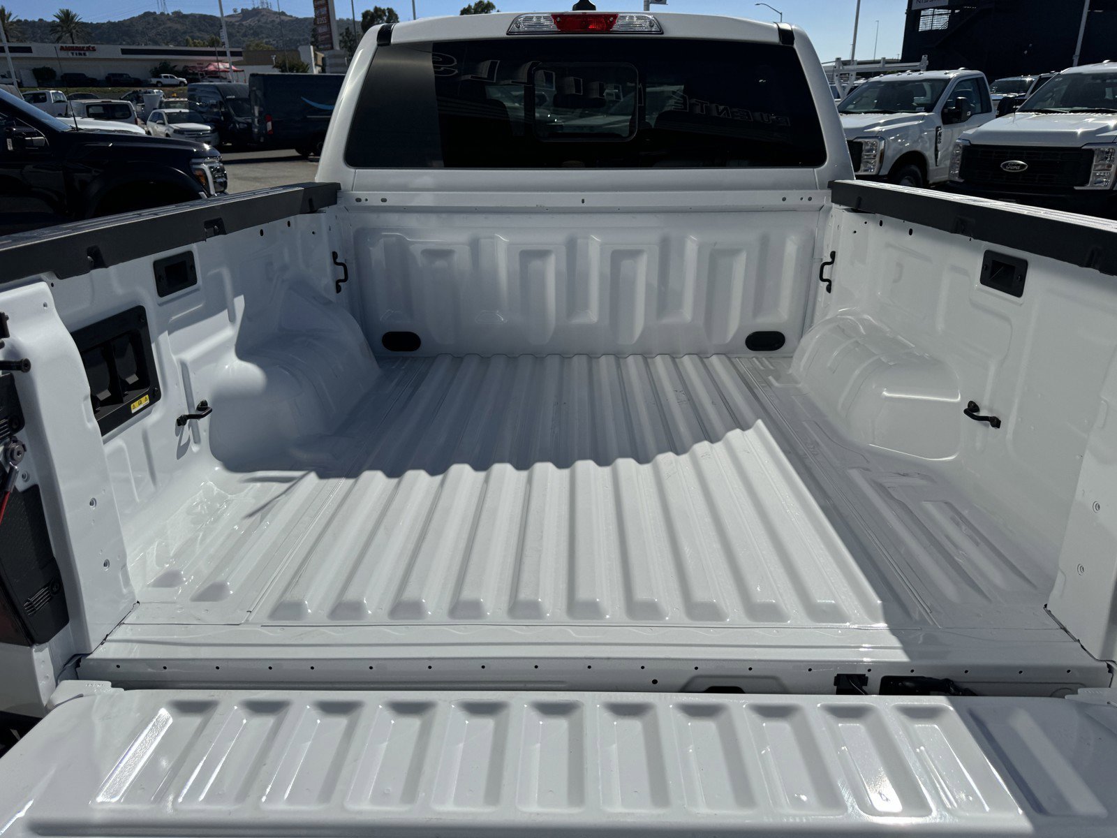 New 2024 Oxford White Ford XLT image 10