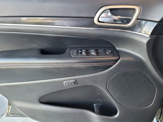 Used 2016 Green Jeep Limited image 18