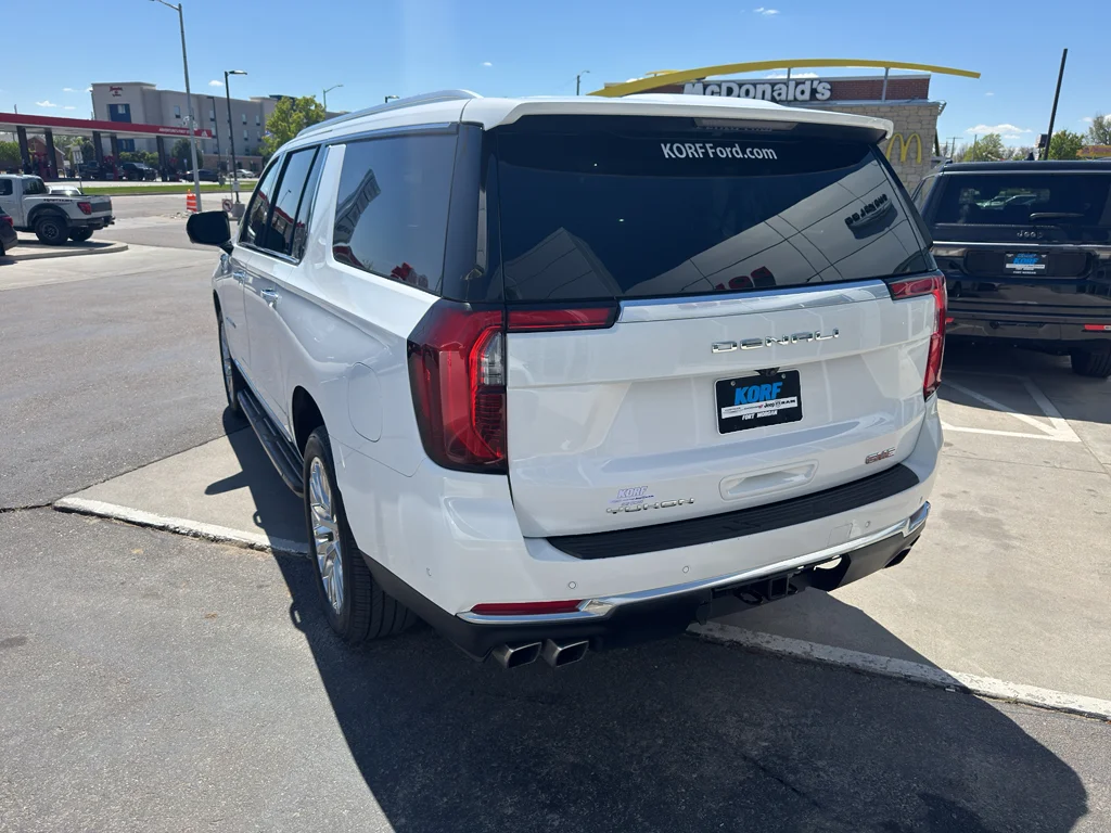 Used 2025 White GMC Denali image 3