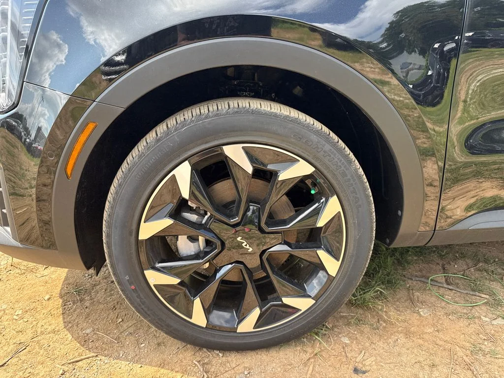 2025 Kia Sorento SX - Photo 9