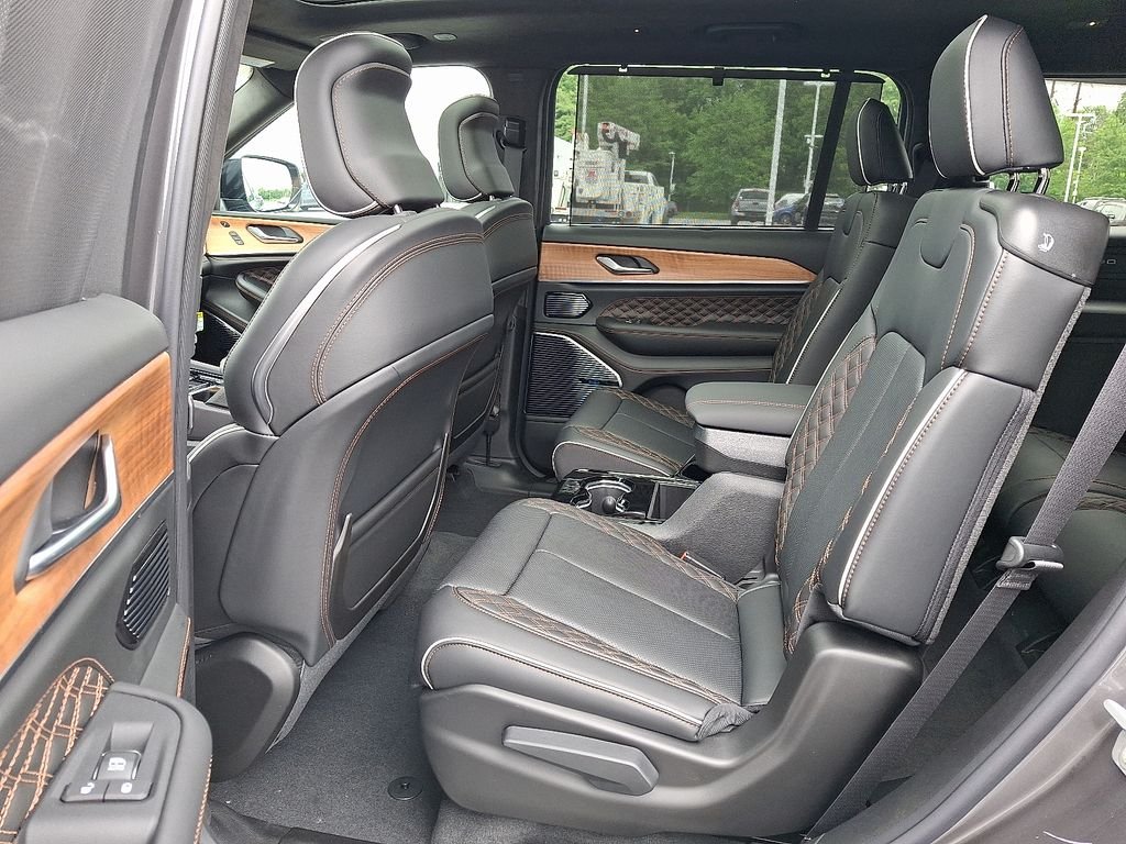 New 2026 Baltic Gray Metallic Clear-Coat Exterior Paint Jeep Summit image 6