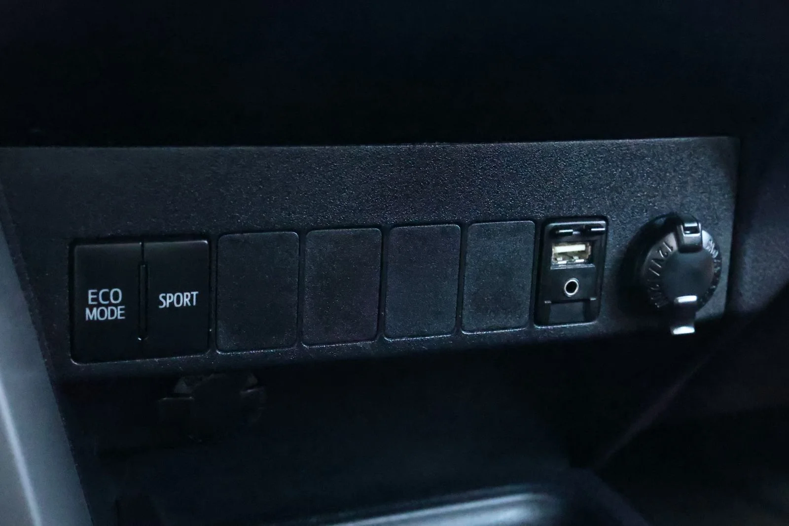Used 2017 Gray Toyota XLE image 23