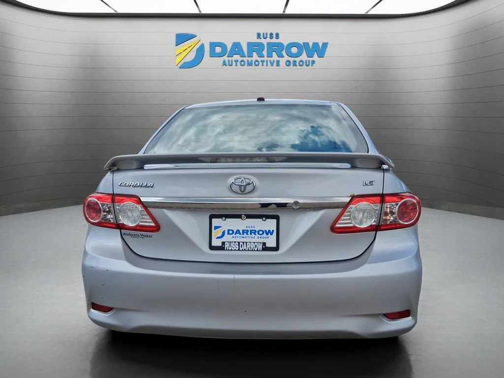 Used 2011 Silver Toyota LE image 4