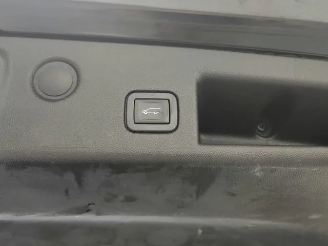 Used 2019 MOSAIC BLACK METALLIC Chevrolet LT image 26