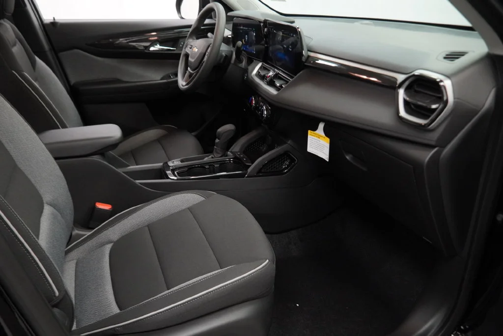 New 2026 Mosaic Black Metallic Chevrolet LT image 36