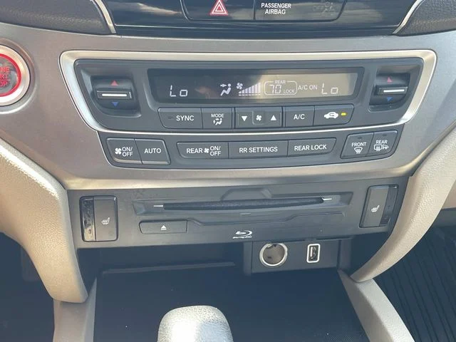 Used 2019  Honda EX-L image 30