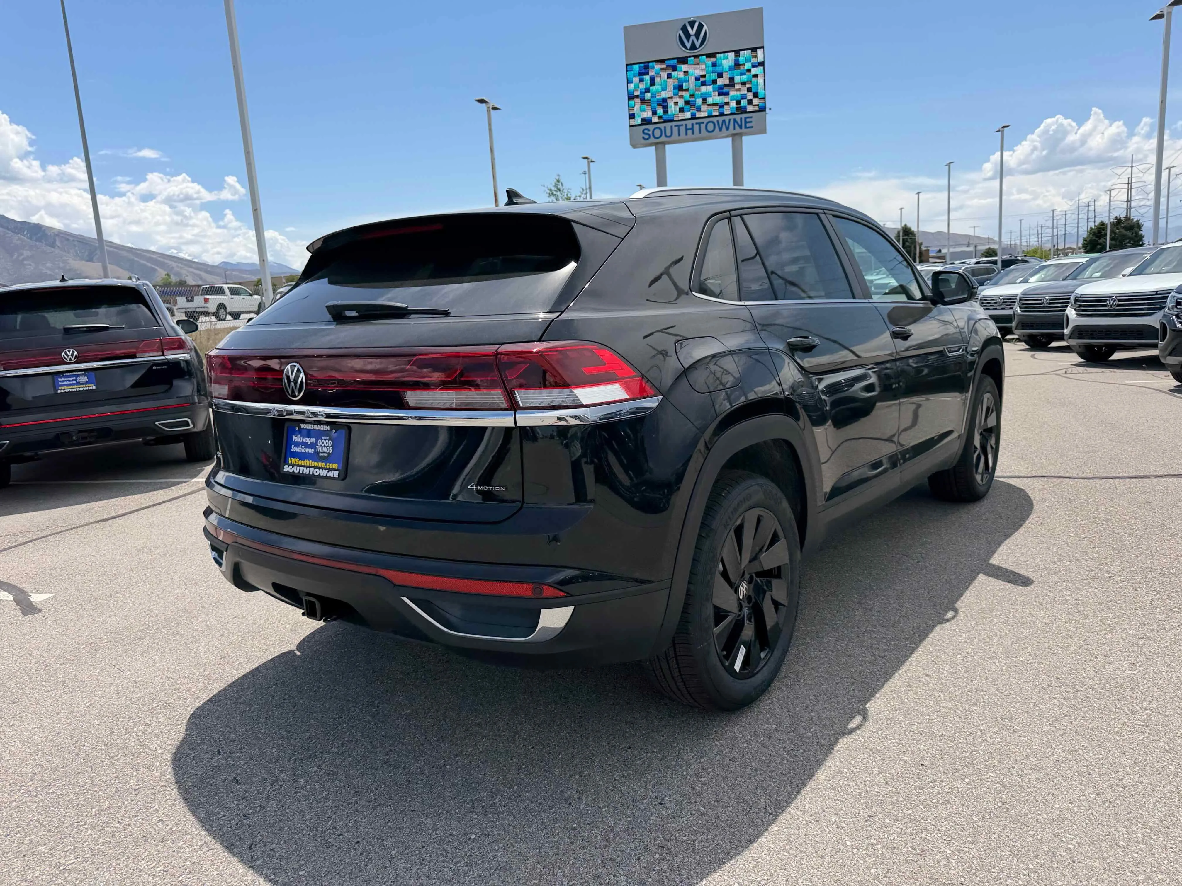 New 2026 Deep Black Volkswagen 2.0T SE w/Technology image 7