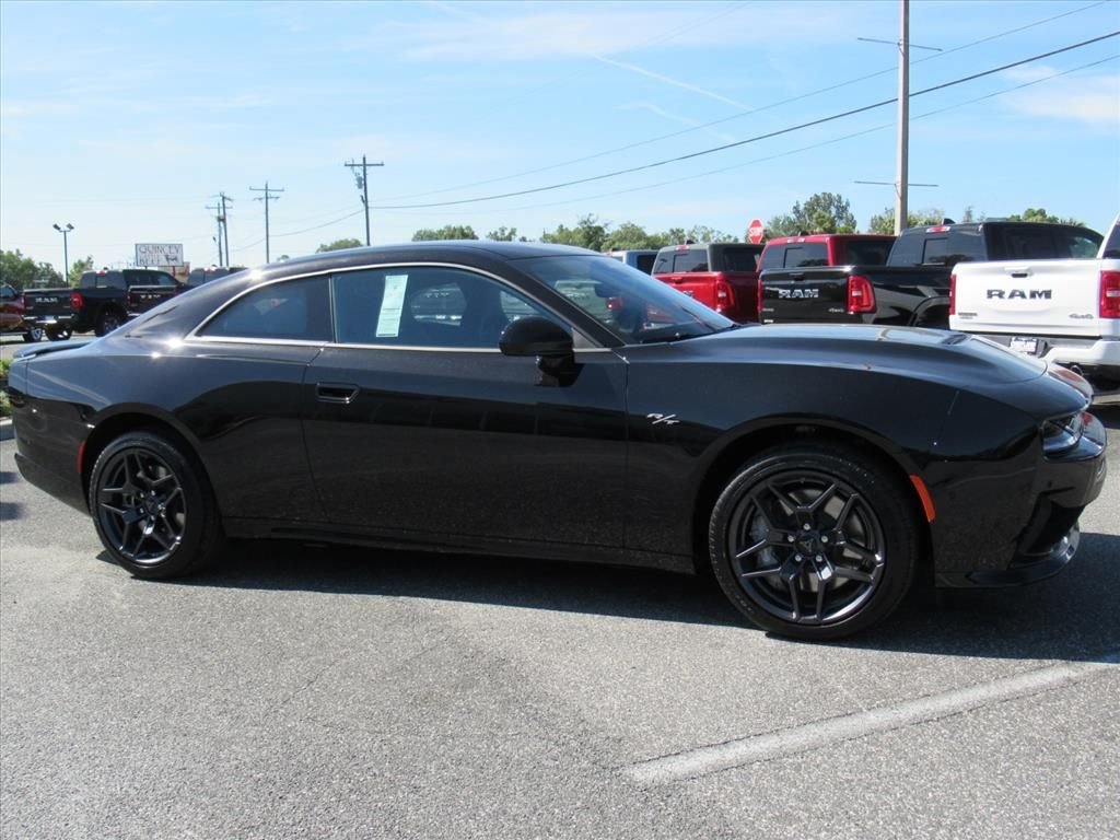 New 2026 Diamond Black Crystal Pearlcoat Dodge R/T image 2