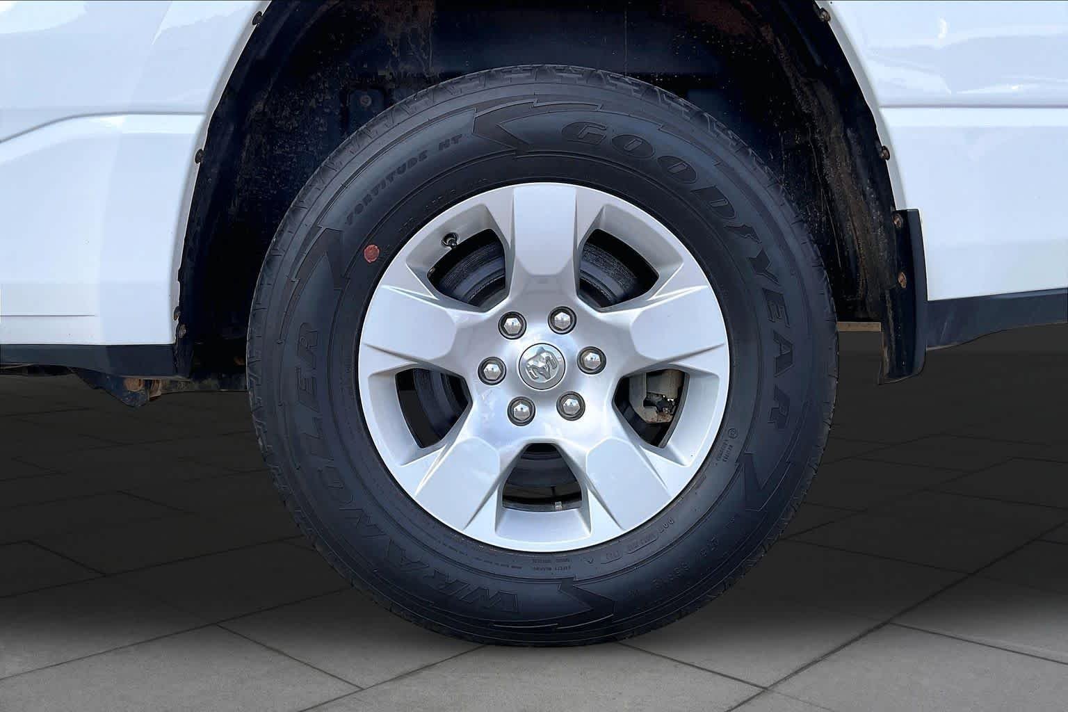 Used 2023 Bright White Clearcoat Ram Big Horn image 11