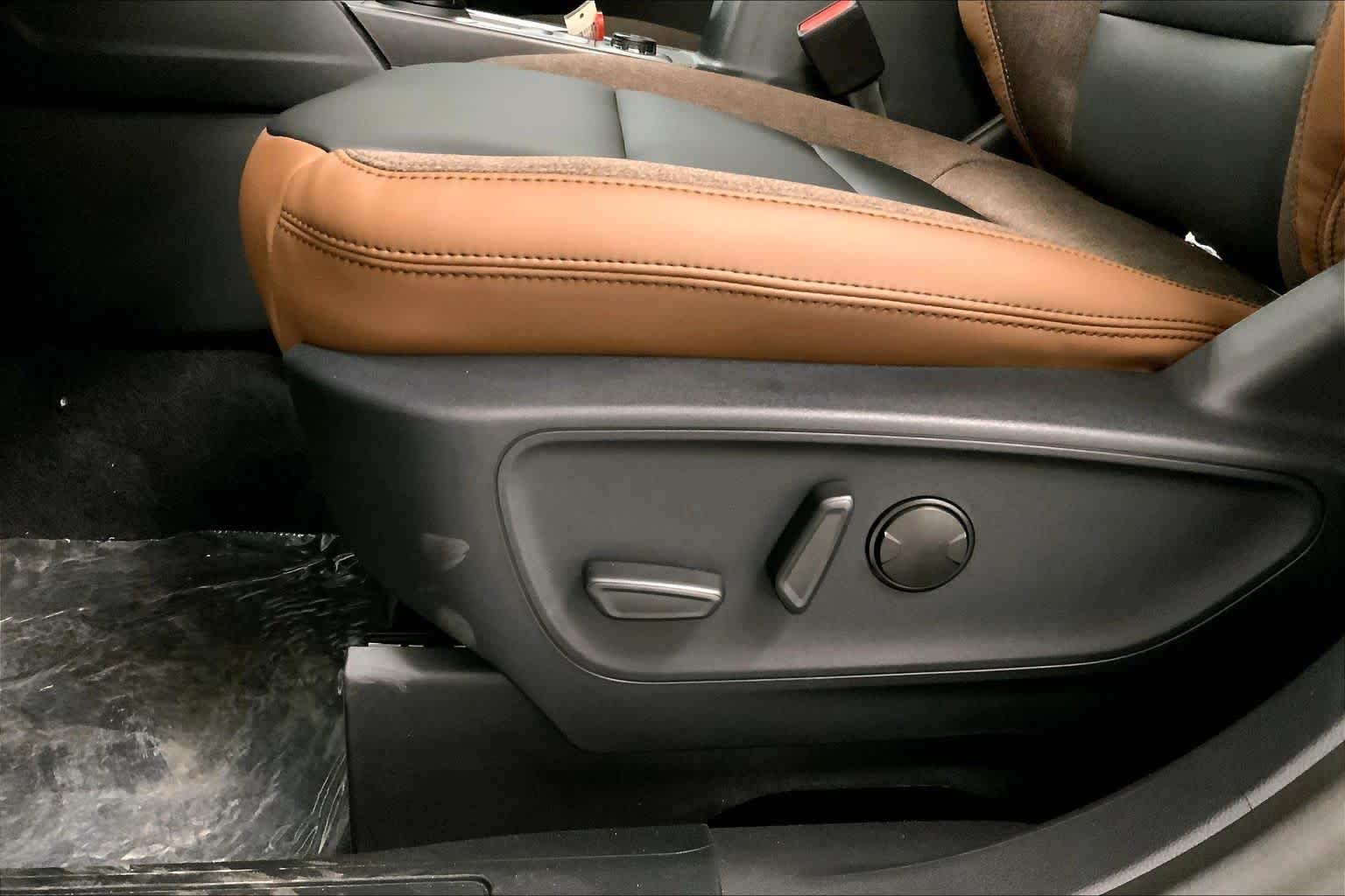 New 2026 Space White Metallic Ford Outer Banks® image 19