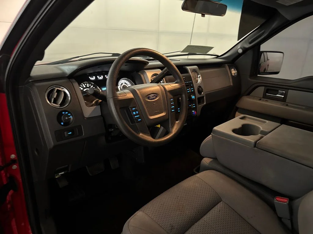 Used 2013 Red Ford XLT image 5