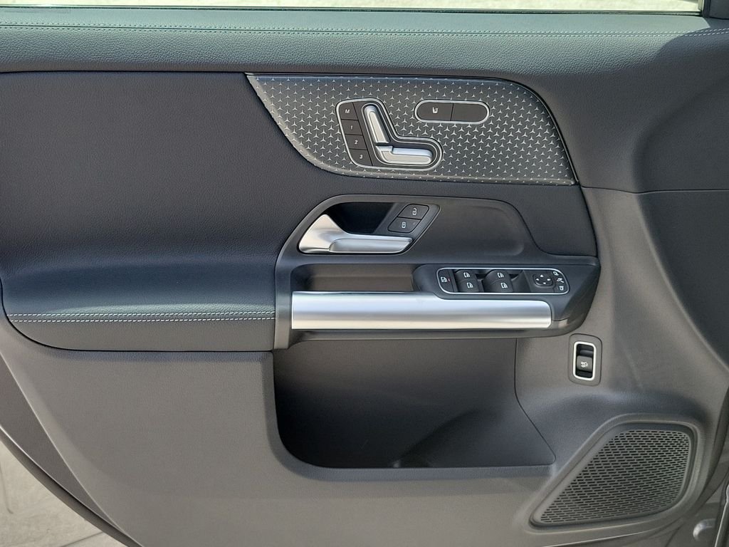New 2026 Mountain Grey Metallic Mercedes-Benz GLA 250 image 16