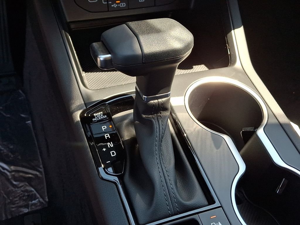 New 2026 Snow White Pearl Kia LXS FWD image 7