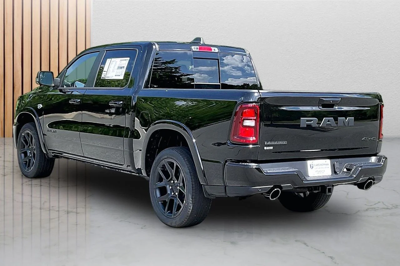 New 2026 Diamond Black Crystal Pearl-Coat Exterior Paint RAM Laramie image 6