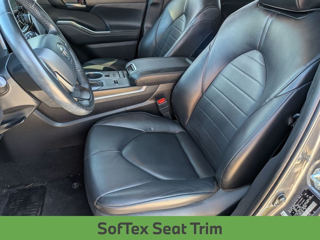 Used 2022 Gray Toyota XLE image 17