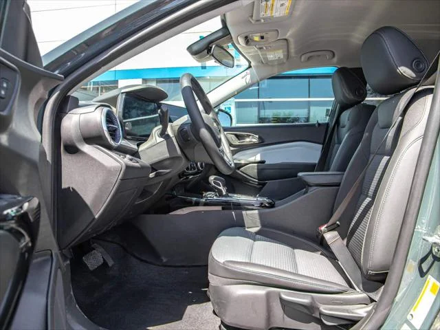 Used 2025 Cypress Gray Chevrolet LT image 7