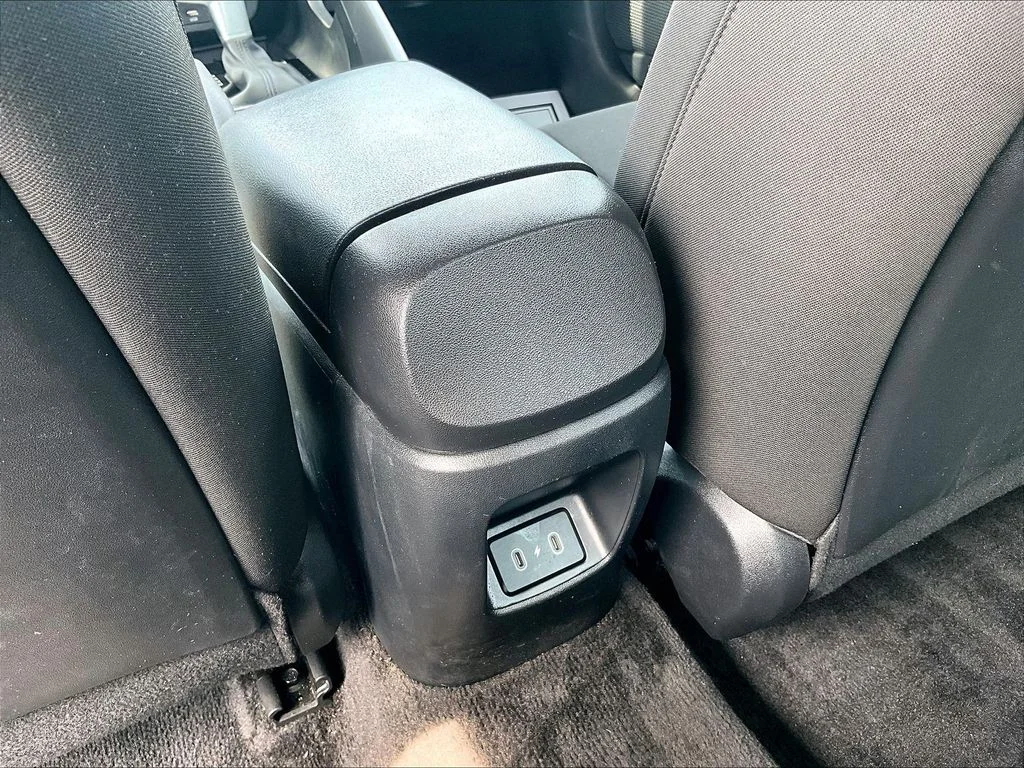 Used 2025 Black Hyundai SEL Sport image 29